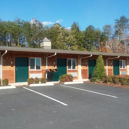Mill Spring Tryon Resort מראה חיצוני תמונה